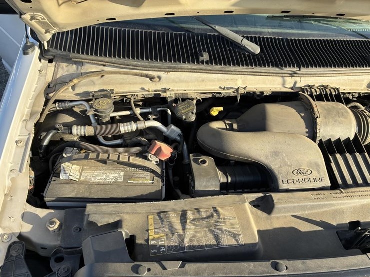 2010-ford-e350-image-8