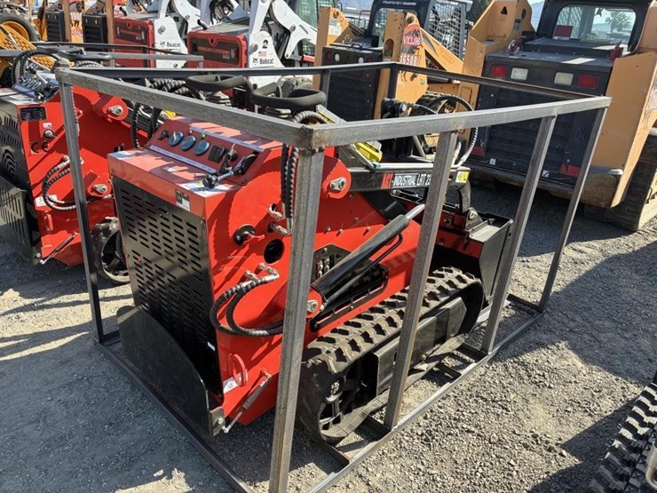 2026-agt-lrt23-skid-steer-loader-image-2