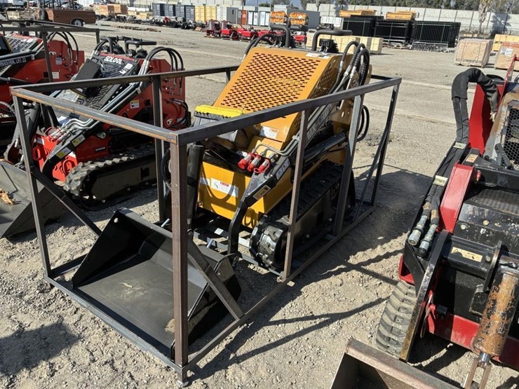 2026-agt-mx-crt23-skid-steer-loader-image-1