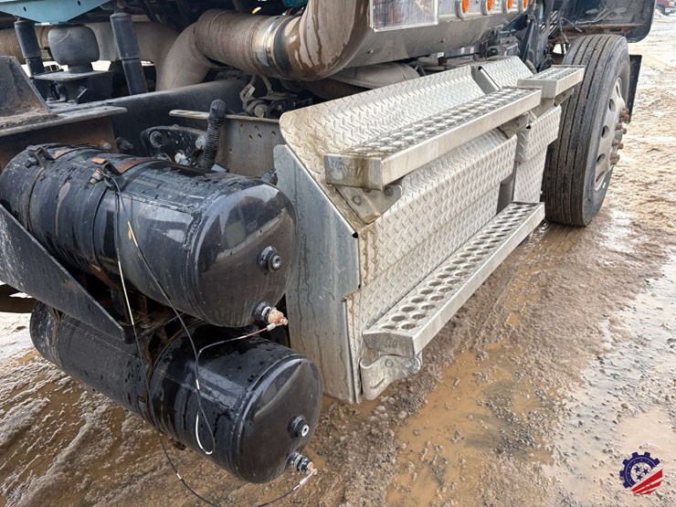 2021-western-star-4900ex-image-99