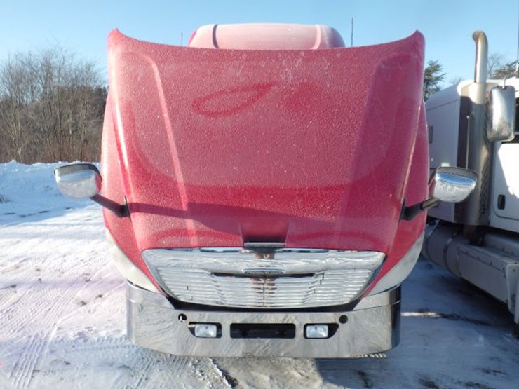 2013-freightliner-cascadia-125-image-23