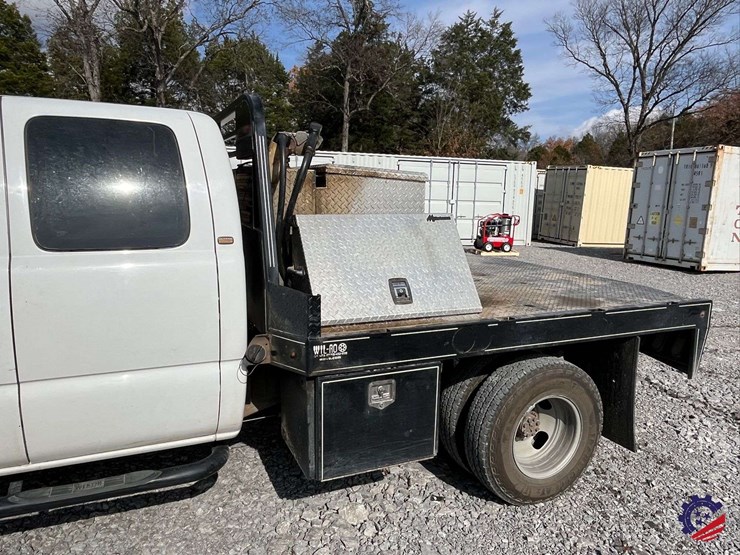 2002-chevrolet-silverado-3500-image-17