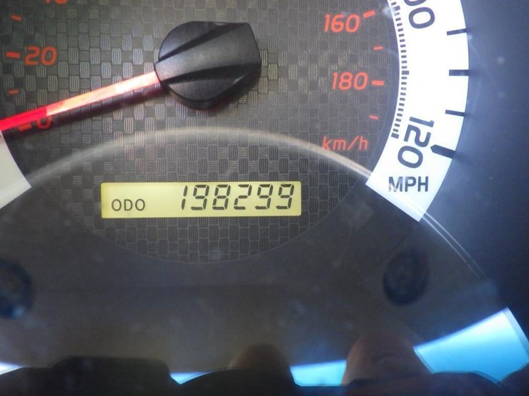 2013-toyota-tacoma-image-12