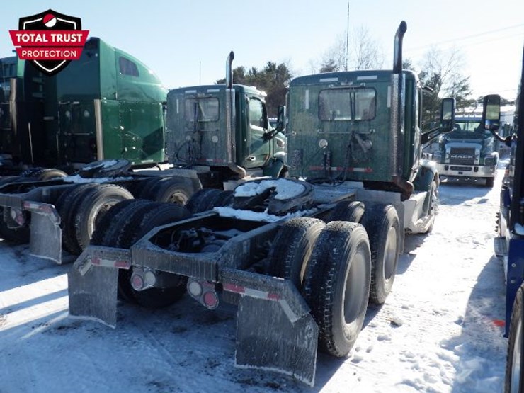 2019-peterbilt-579-image-8