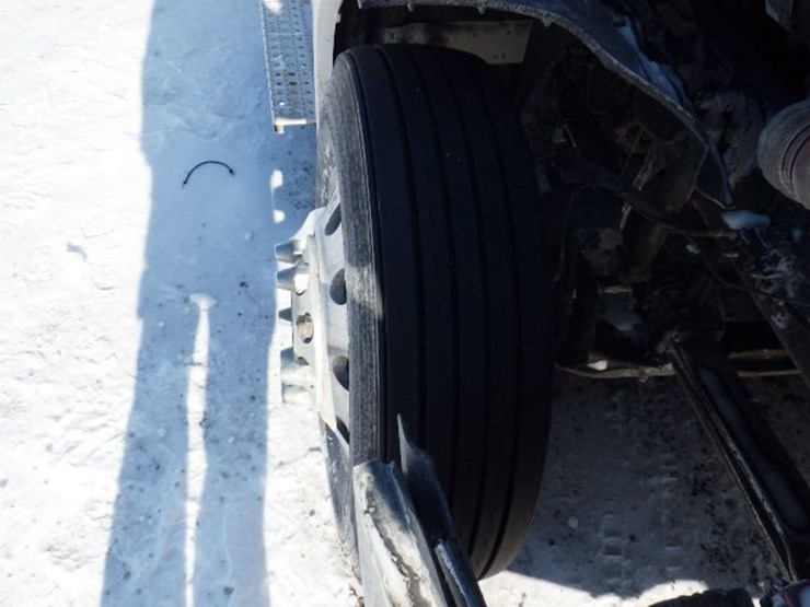 2020-freightliner-cascadia-126-image-23