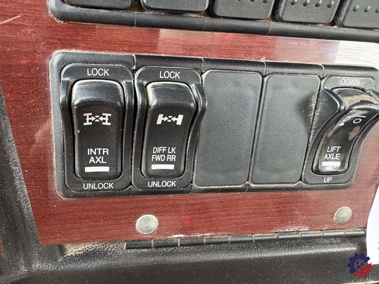 2021-western-star-4900ex-image-83