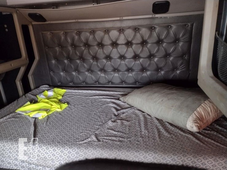 2000-international-9900-image-16