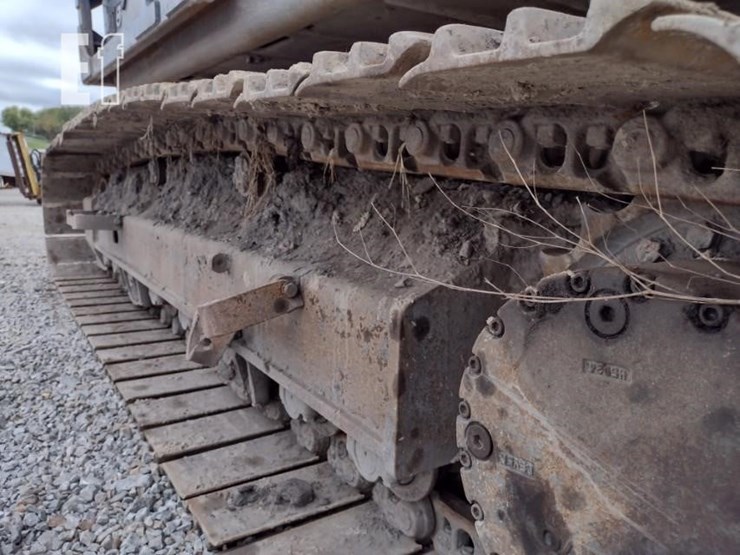 2015-volvo-ec220e-lr-image-38