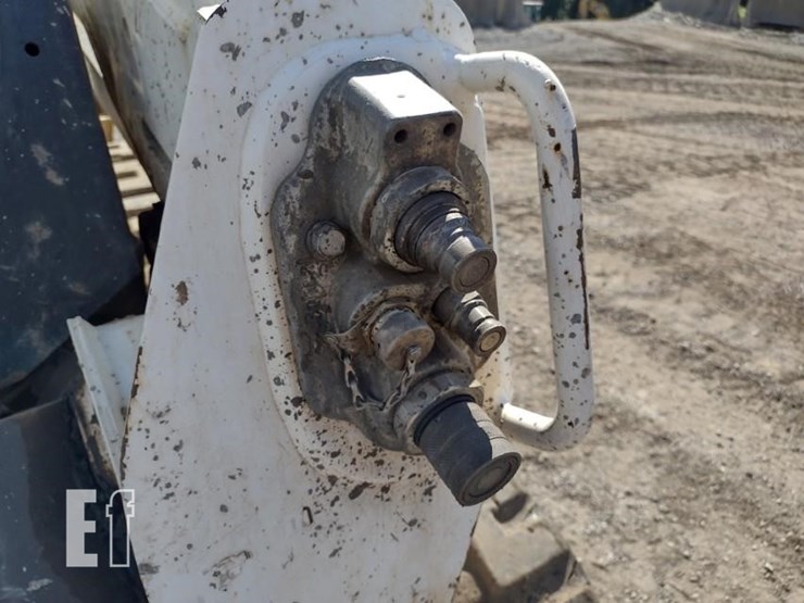 2020-bobcat-t590-image-15