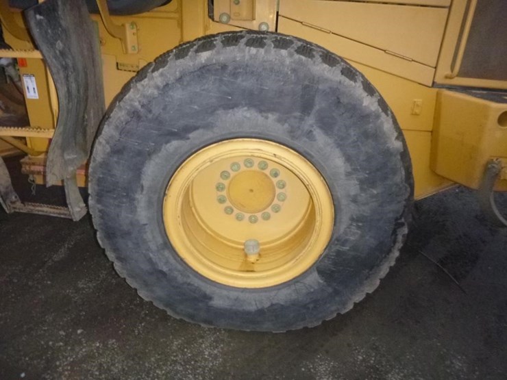 2005-deere-624j-image-32