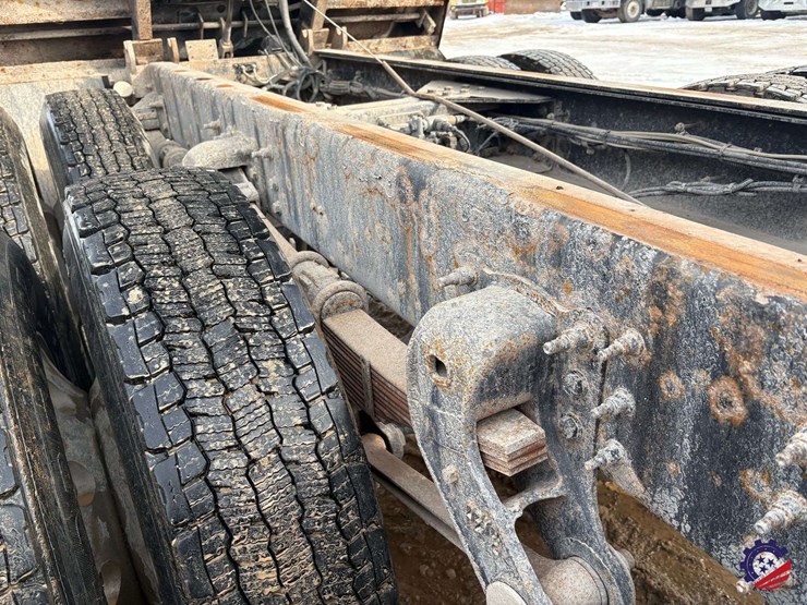 2021-western-star-4900ex-image-98