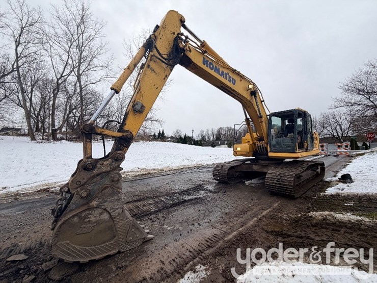 2016-komatsu-pc210-lc-11-image-1