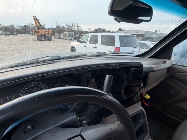 2004-gmc-1500-image-30