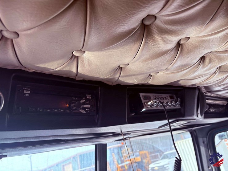 2021-western-star-4900ex-image-56