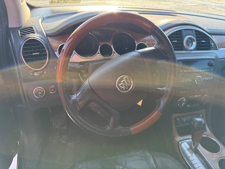 2012-buick-enclave-image-23