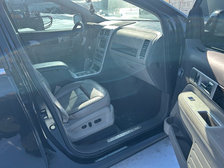 2009-lincoln-mkx-image-12