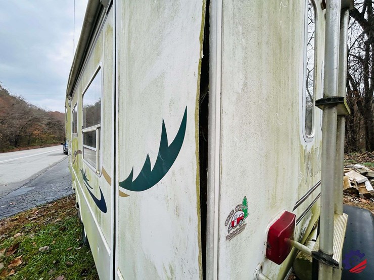 2003-forest-river-wildcat-28rk-t/a-camper-gooseneck-trailer-image-33