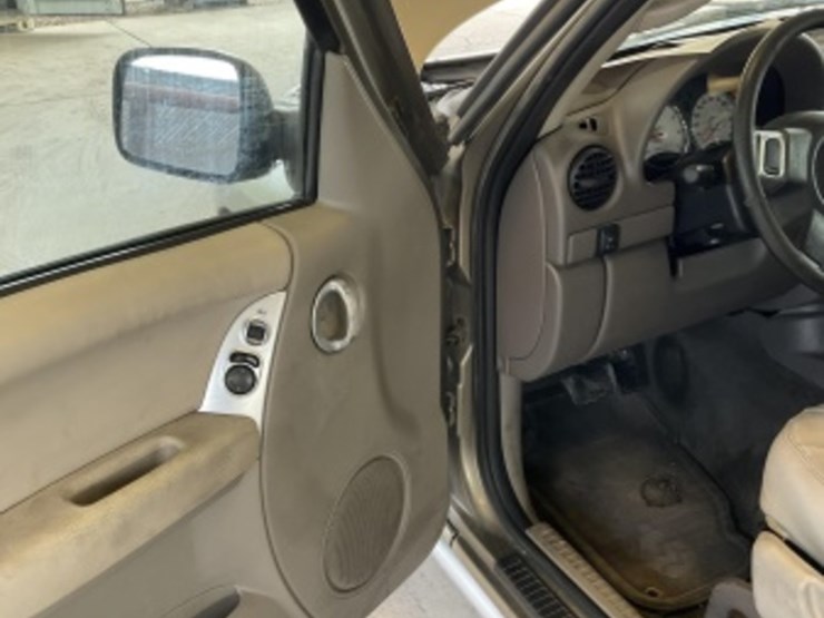 2004-jeep-liberty-image-22