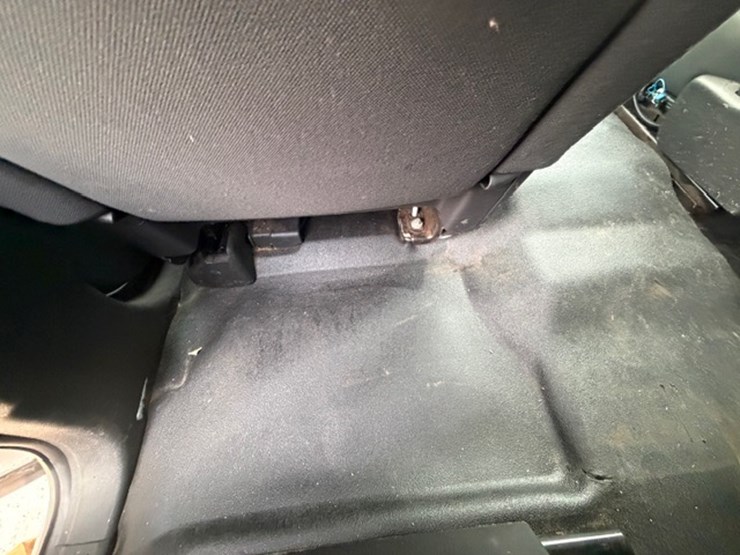 2012-chevrolet-tahoe-image-27