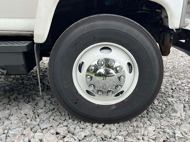 2005-gmc-c8-cable-placer-truck-image-11