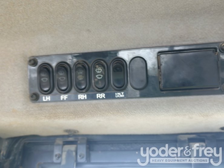 2014-komatsu-d61pxi-23-image-36