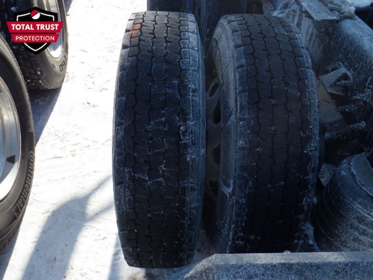 2019-peterbilt-579-image-13