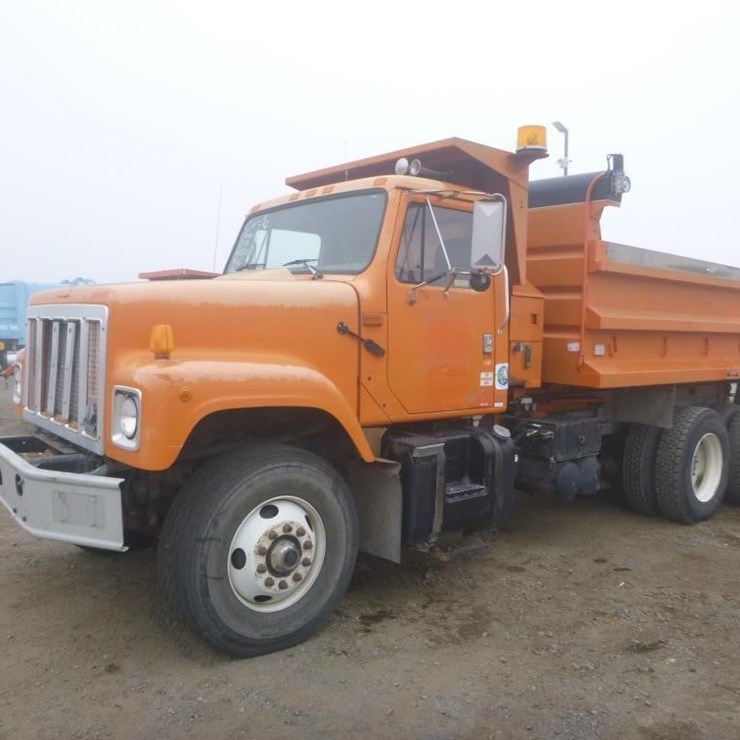 2001 INTERNATIONAL 2574