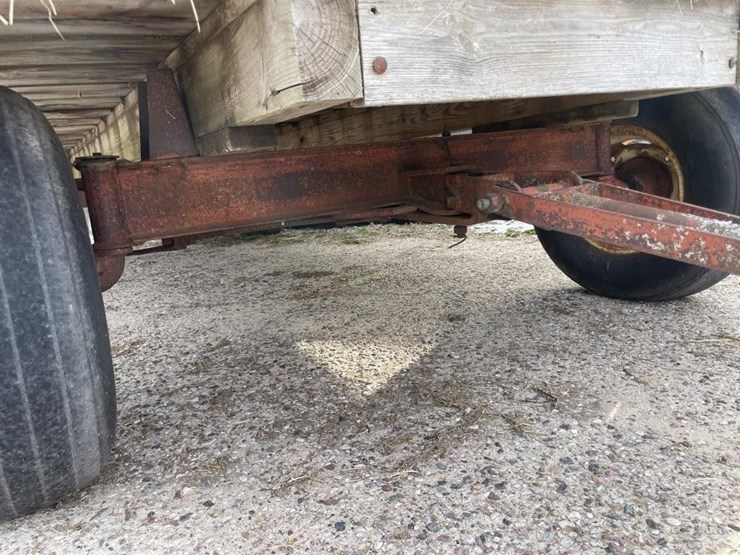 meyers-16'-hay-wagon-image-4