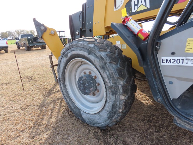 2017-caterpillar-tl1055d-image-12
