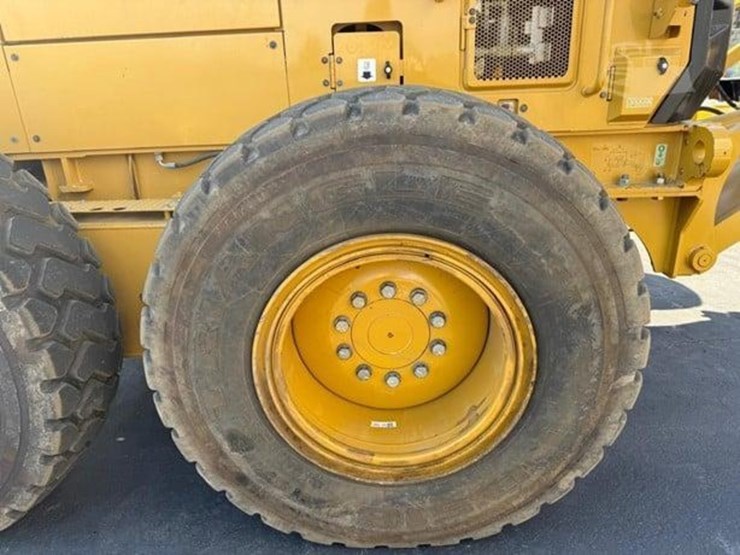 2023-caterpillar-140gc-image-17