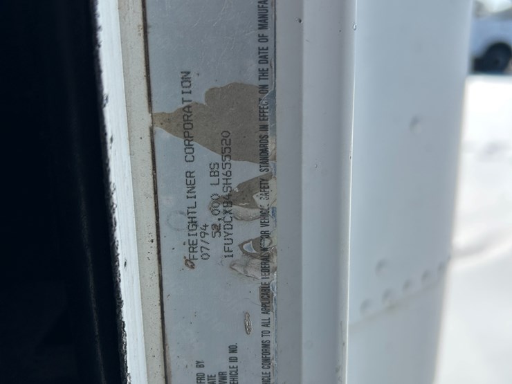 1996-freightliner-fld120-image-53