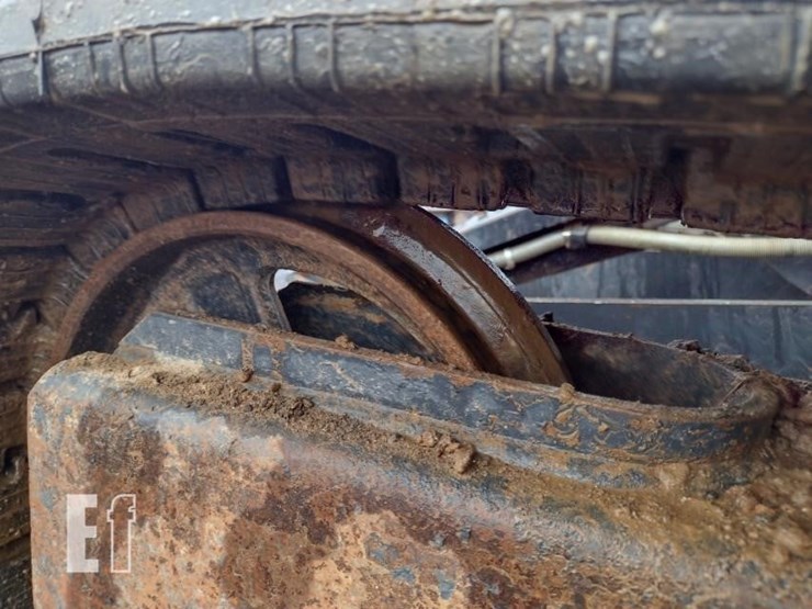 2022-deere-26g-image-32