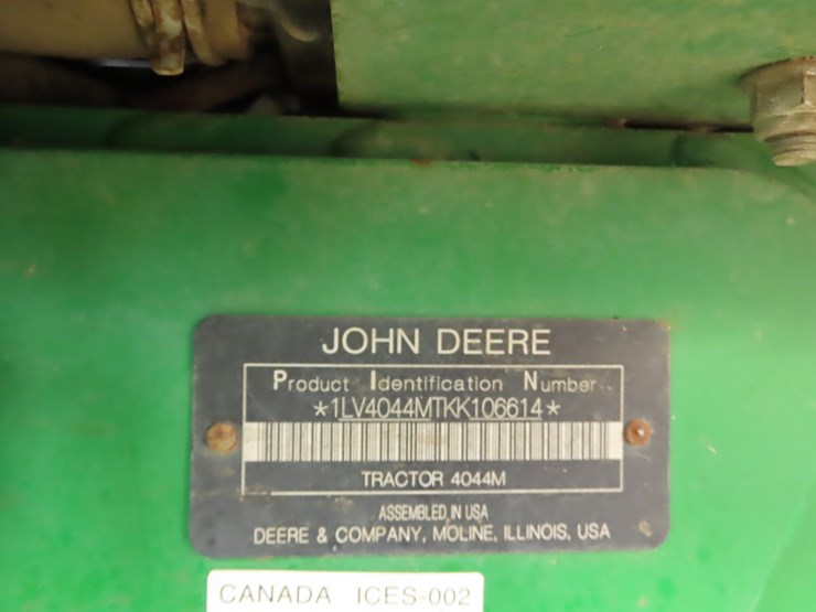 2019-john-deere-4044m-image-7