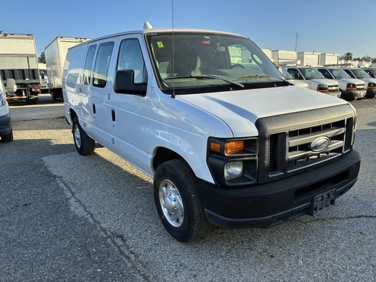 2010-ford-e350-image-2