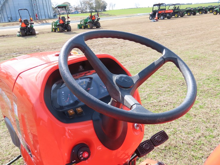 2016-kubota-l3301-image-15