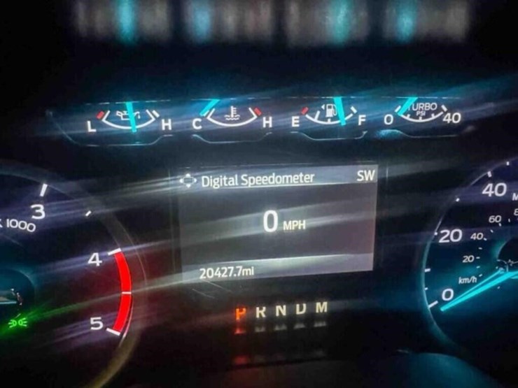 2022-ford-f550-xlt-image-25