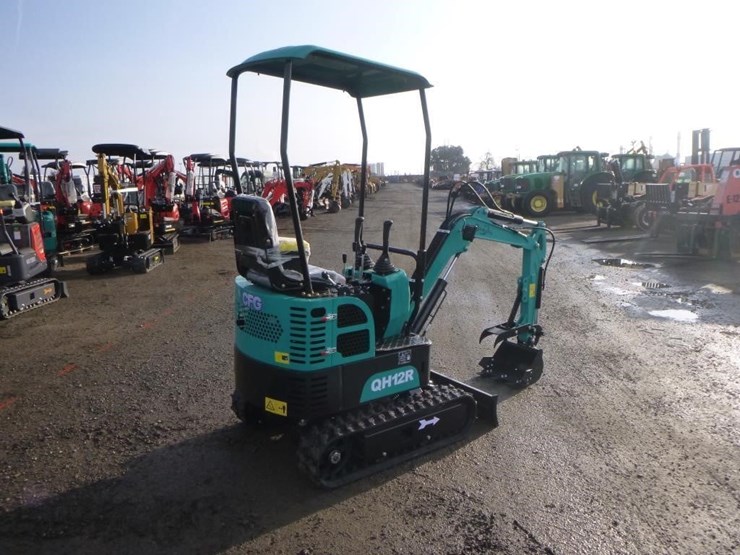 agt-qh12r-hydraulic-excavator-image-3