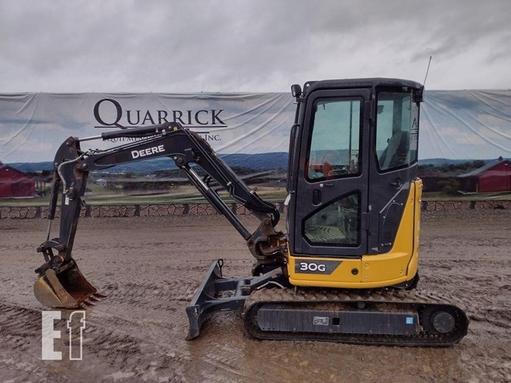 2023-deere-30g-image-1