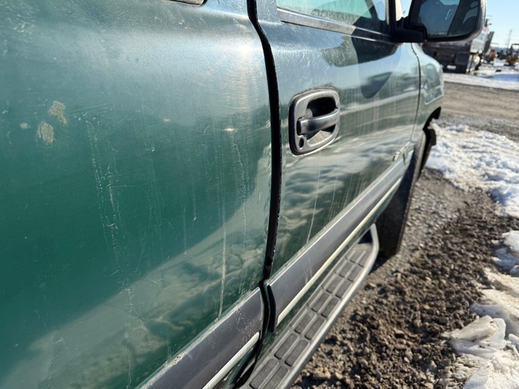 2004-chevrolet-tahoe-image-14