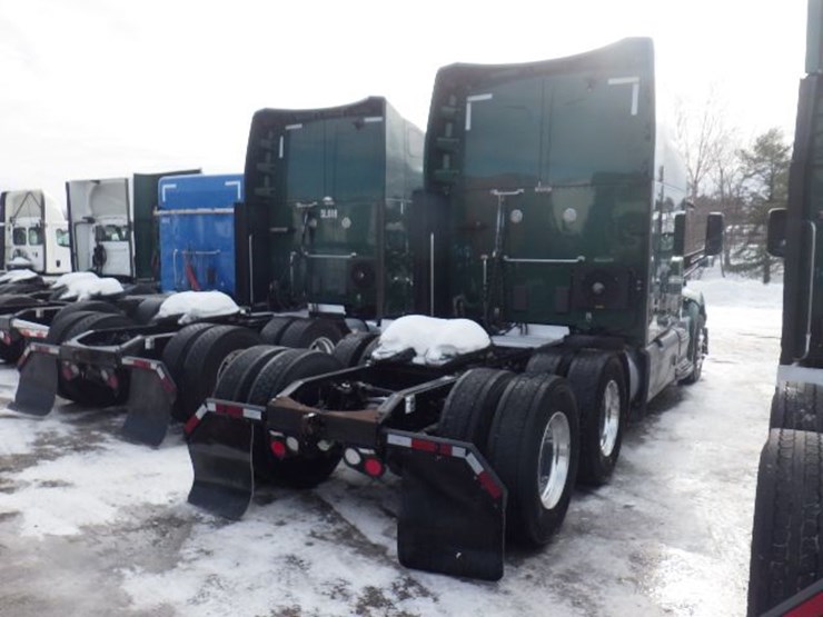 2019-peterbilt-579-image-14