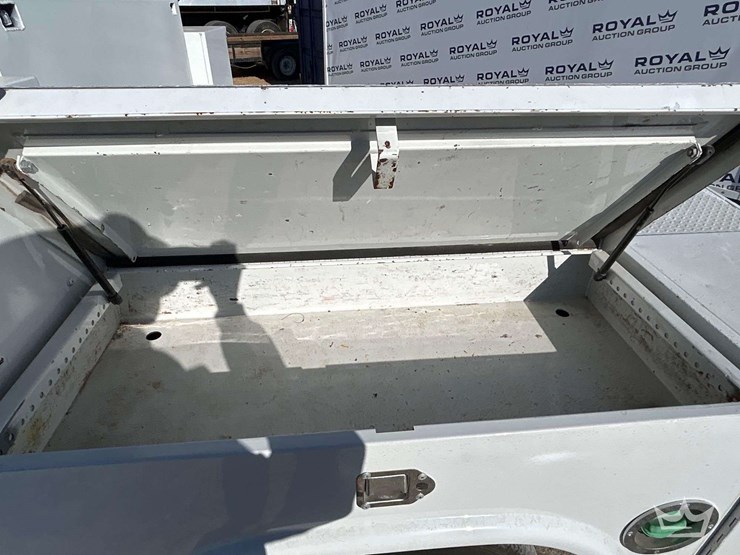 2014-chevrolet-silverado-3500-image-20