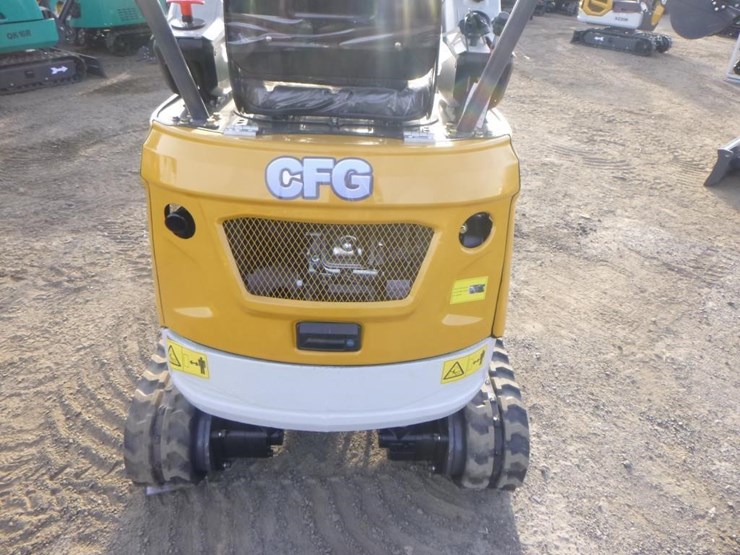 2025-agt-xz20r-hydraulic-excavator-image-17