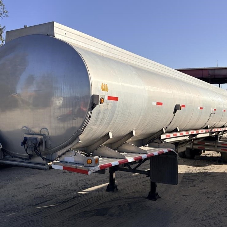 TRAILMOBILE Tanker