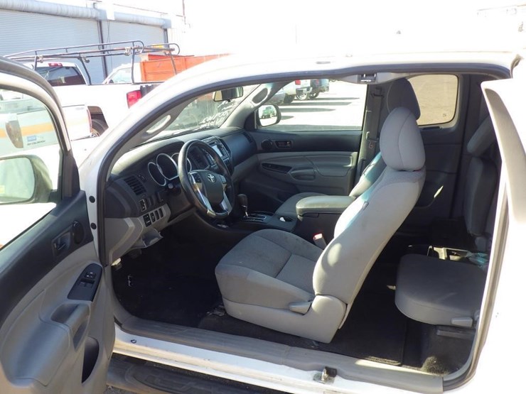 2013-toyota-tacoma-image-5