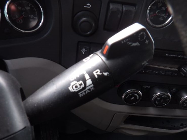 2019-peterbilt-579-image-22