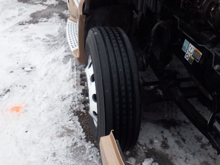 2022-kenworth-t680-image-29