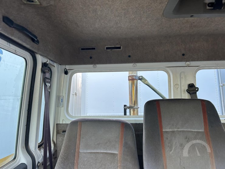 1989-volvo-fe6-image-17