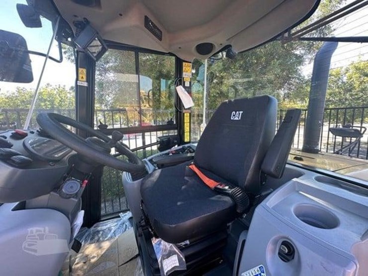 2023-caterpillar-910-image-18