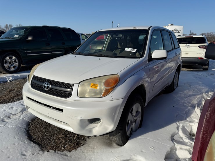 2005-toyota-rav4-image-1