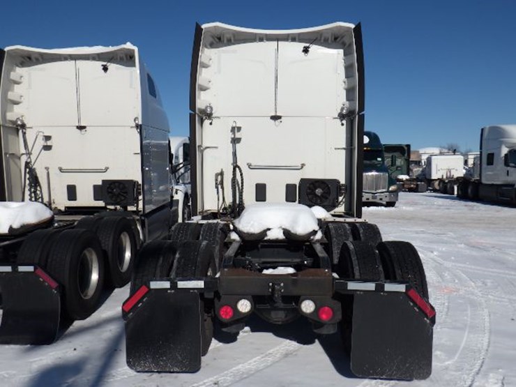 2021-peterbilt-579-image-15